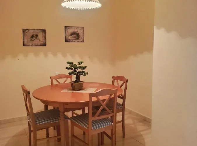 Santa Catalina Queen *